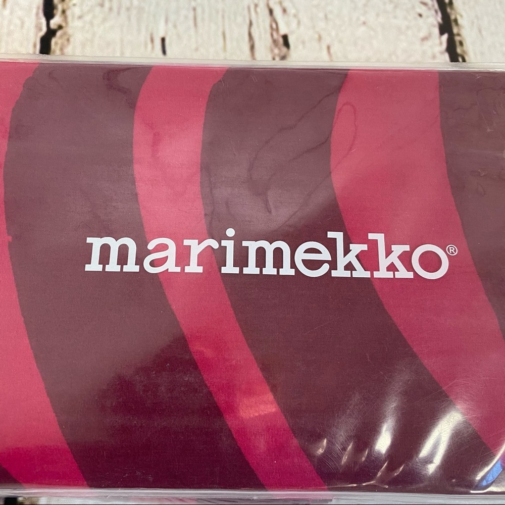🎉HP🎉 Marimekko Silkikuikka Pillow Case Pair Set - Picture 2 of 6